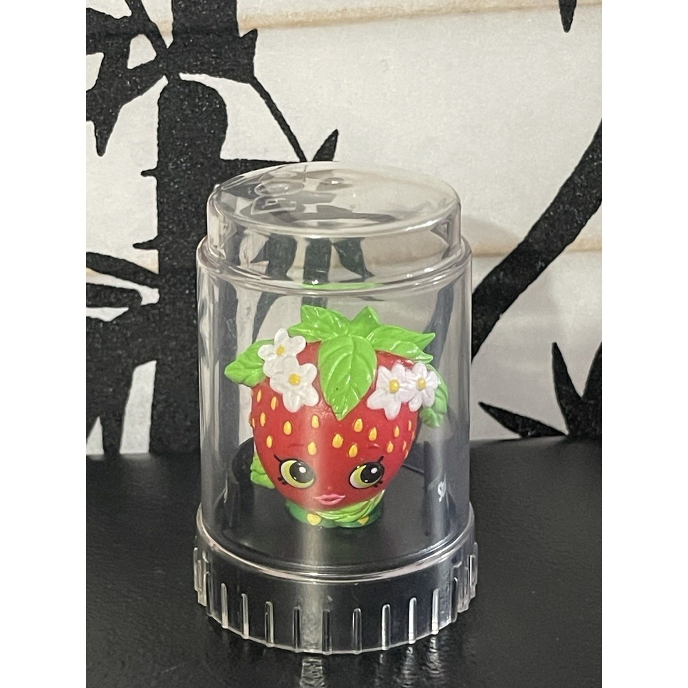 Shopkins PODZ Strawberry Kiss Figurine Toy